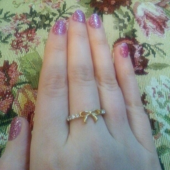 Gold Bow Ring - Picture 6 of 7